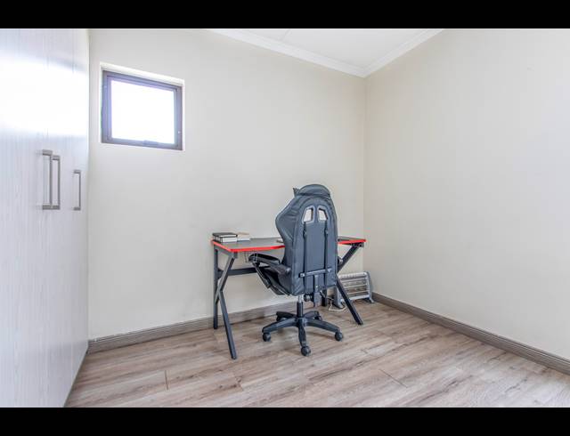 3 BEDROOM SECTIONAL TITLE FOR SALE IN BARBEQUE DOWNS